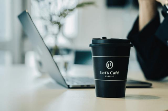 全家Let's Cafe升级全新Logo，它的经典广告比咖啡还香