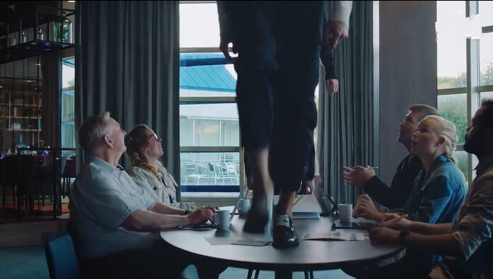 从《大唐漠北》到《8000公里T台秀》，导演丁雨晨还是个新锐？