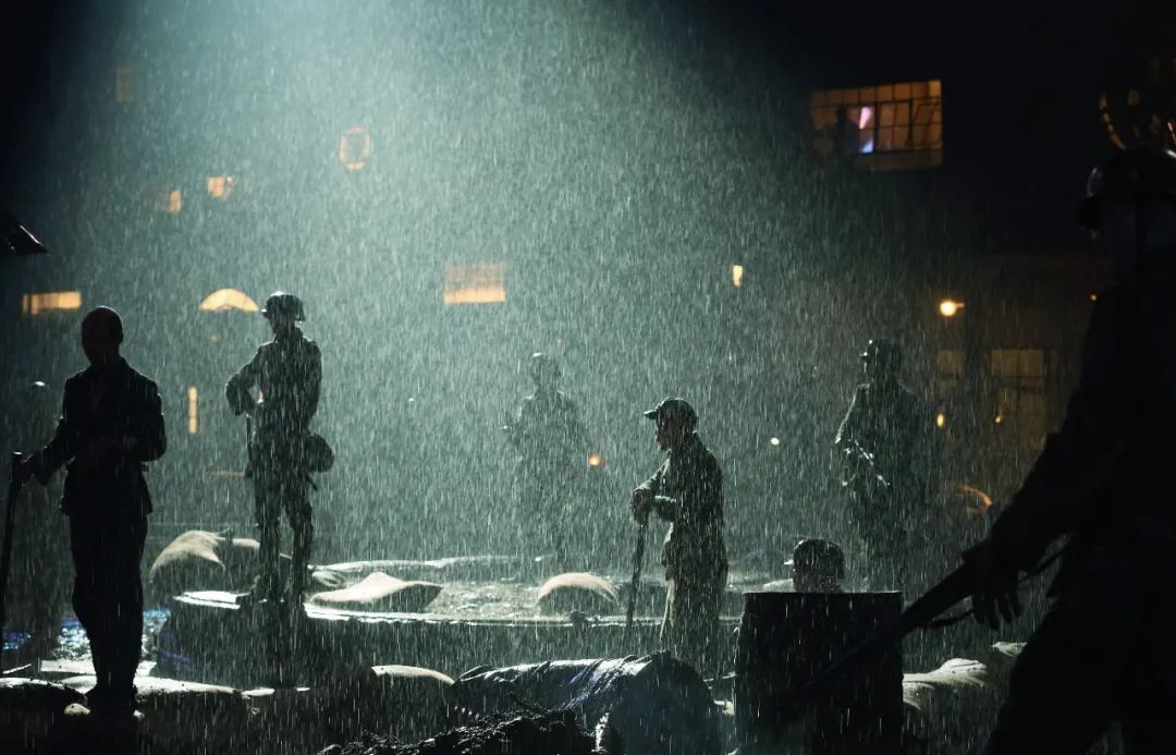 专访《八佰》导演管虎：光有史实不足够，还需一部分的诗意