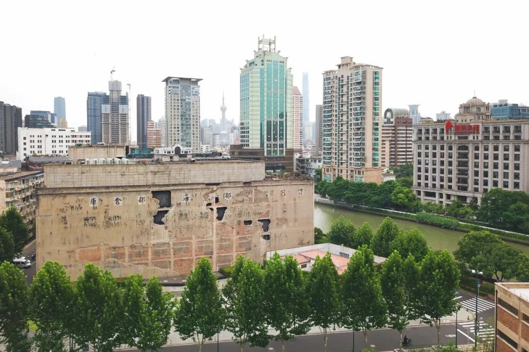 专访《八佰》导演管虎：光有史实不足够，还需一部分的诗意