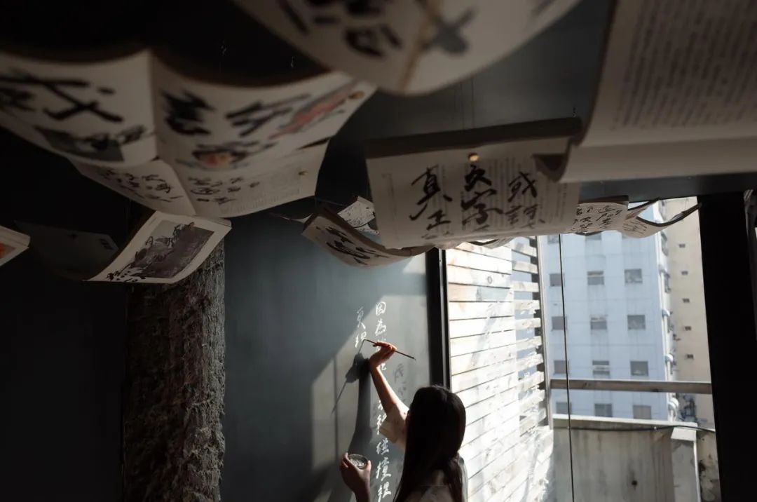 把心事写在肉体和果蔬上,这个80后艺术家这样对世界进行接纳 把心事写在肉体和果蔬上,这个80后艺术家这样对世界进行接纳