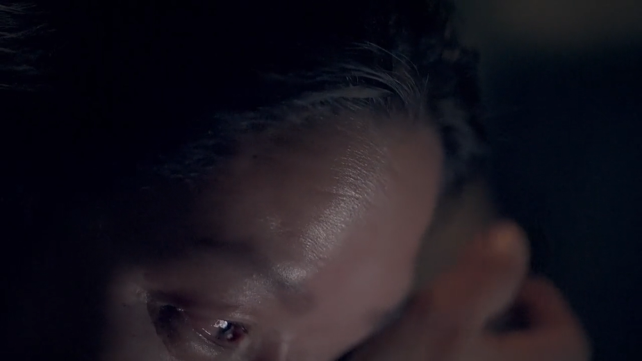 百度地图微电影《前路》，讲述无人区女卡车司机的故事