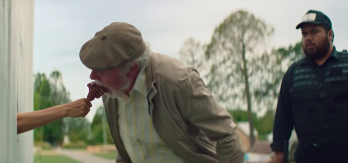 澳洲沙雕广告:羊排的美味,推翻围墙也要得到 澳洲沙雕广告:羊排的美味,推翻围墙也要得到