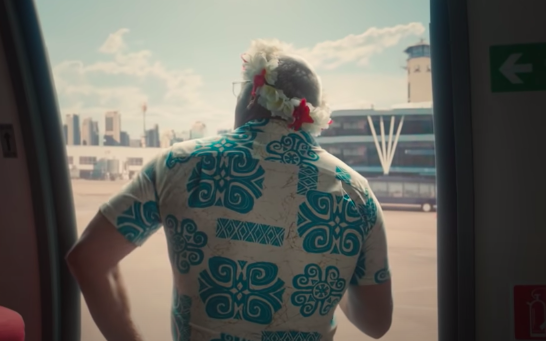 澳洲沙雕广告:羊排的美味,推翻围墙也要得到 澳洲沙雕广告:羊排的美味,推翻围墙也要得到