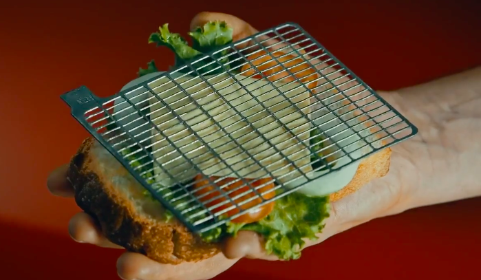 泰国爆笑脑洞广告:这汽车电池的强大,你无法想象 泰国爆笑脑洞广告:这汽车电池的强大,你无法想象