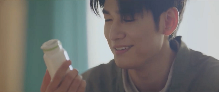 英国护肤品微电影《及时拥抱》,男友身上的女人味从何而来? 英国护肤品微电影《及时拥抱》,男友身上的女人味从何而来?