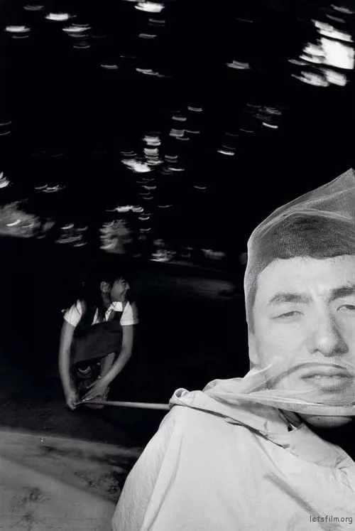 用生命在拍照！近距离拍摄黑帮的超狂摄影师