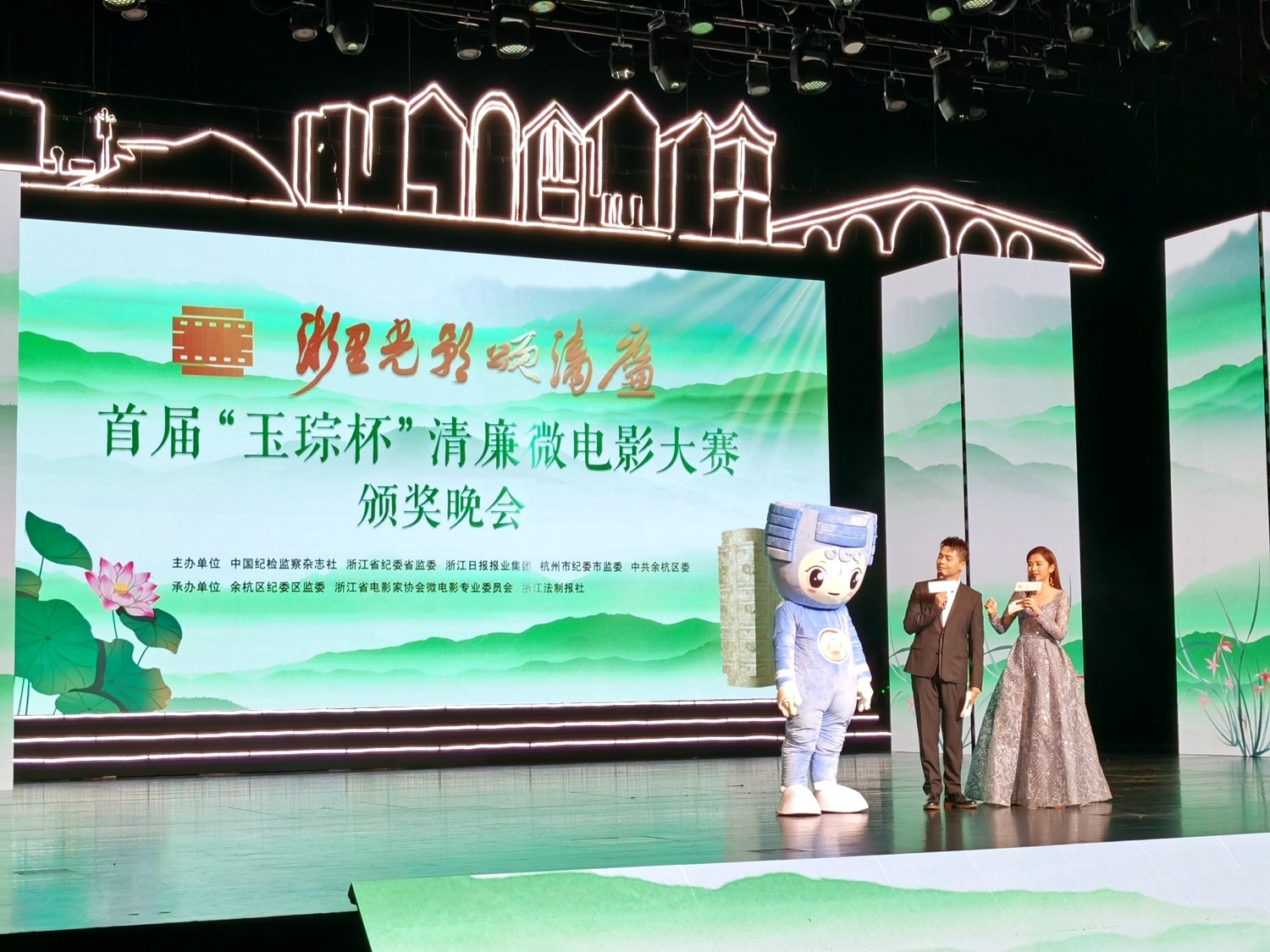 458873027.jpg 458873027.jpg