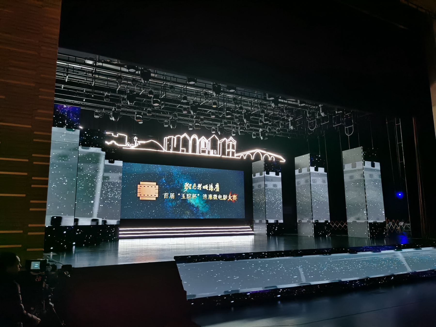 500128001.jpg 500128001.jpg