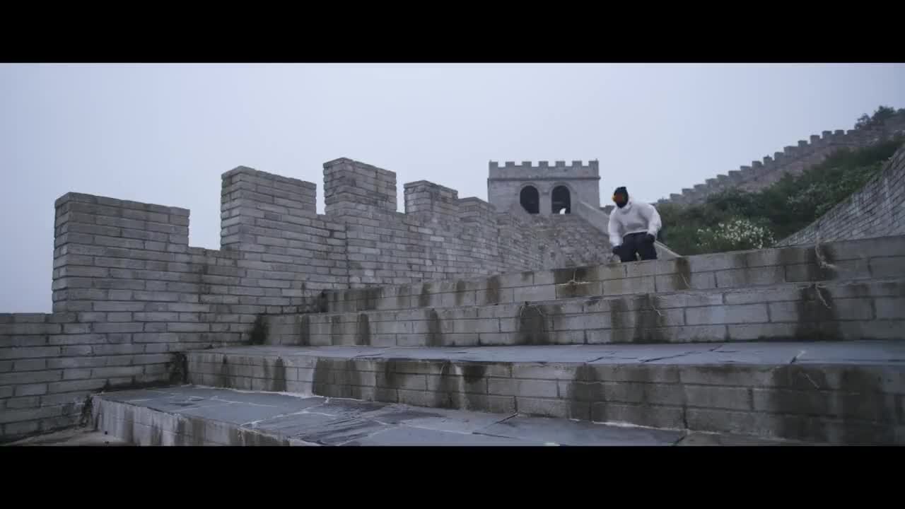 人物经历纪录片《滑行丈量每一寸土地》