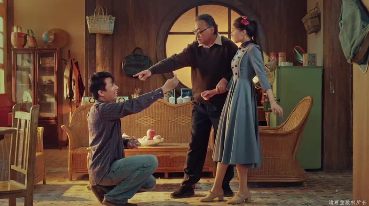 钻戒品牌创意广告《她的爸爸不要我》