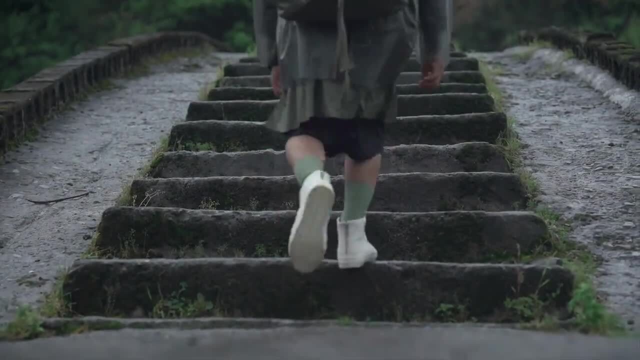 户外野餐纪录片《春雨中的虾仔炒蛋》