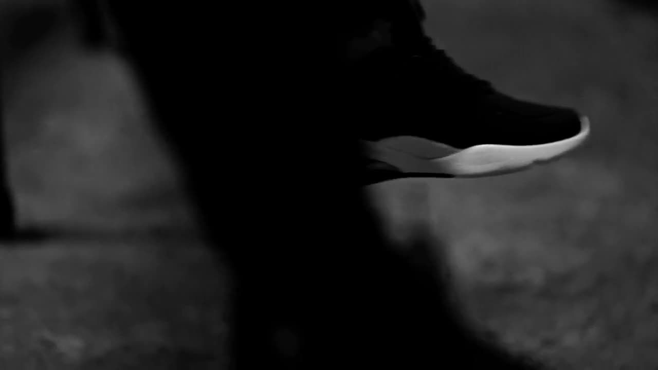 安踏涂鸦系列宣传片《暗中淬炼》